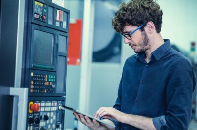 What is a Grinding Machine: Definition, Types, Components & Usage featured image