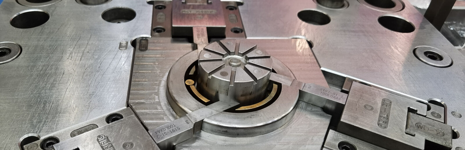 Top 5 Distinctiveness of an Expert and Leading Mold Maker Team